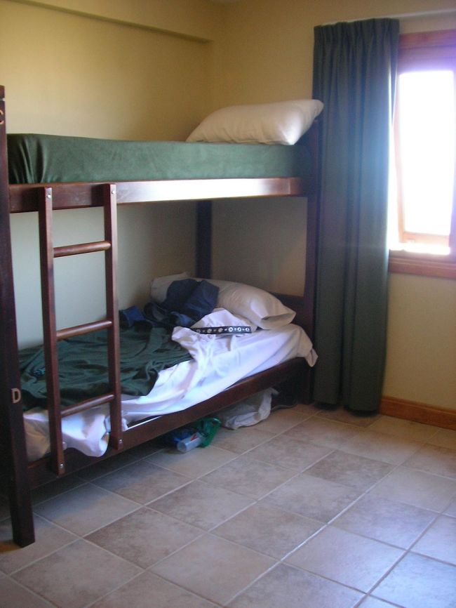 2005年オープンしたての、とーってもきれいな安宿。<br />泊まっていたバックパッカー(スイス・ドイツ・イスラエル人(皆女性)達)が今までで最高のドミトリーと絶賛。<br />キッチン・ランドリー・朝食・ドリンクサービス･･･観光地にして安いにもかかわらず･･･とーってもブエノ