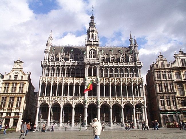 王の家（グラン・プラス）<br />19世紀に再建されたそうです。<br />外見しか見ていませんが、中には小便小僧の衣装が陳列してあるらしい。