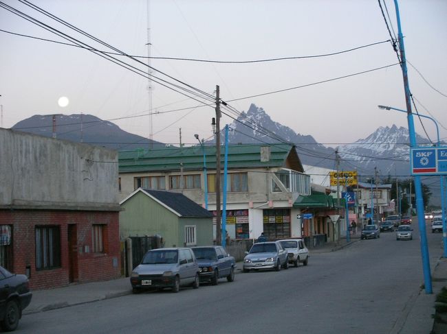 夜8時過ぎてもまだ日は落ちない･･･