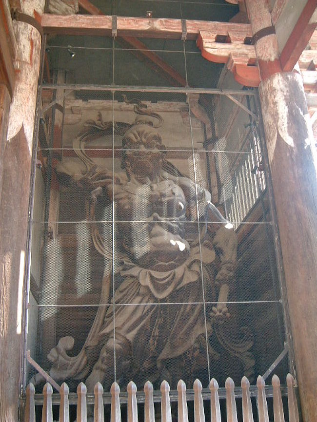 東大寺南大門。ウンのほう