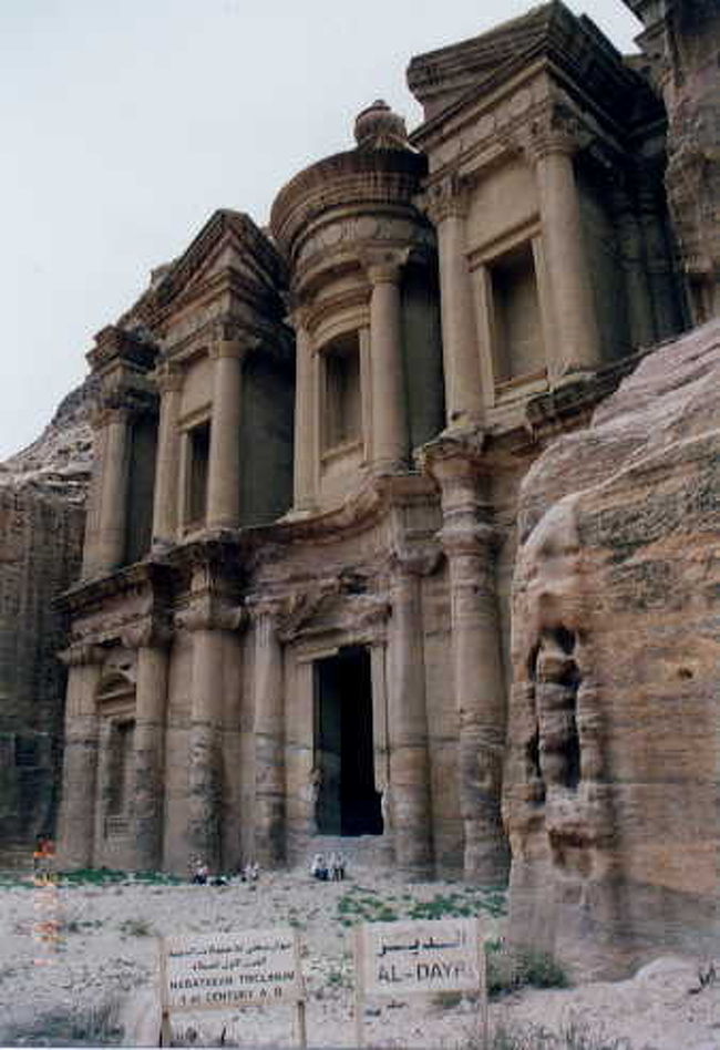 山道を登ること数十分。<br />ALDAYRのエルハズネをも超える大きさに驚く。<br /><br />