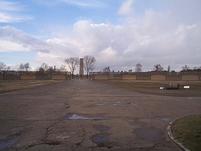 入り口門をくぐったところの写真