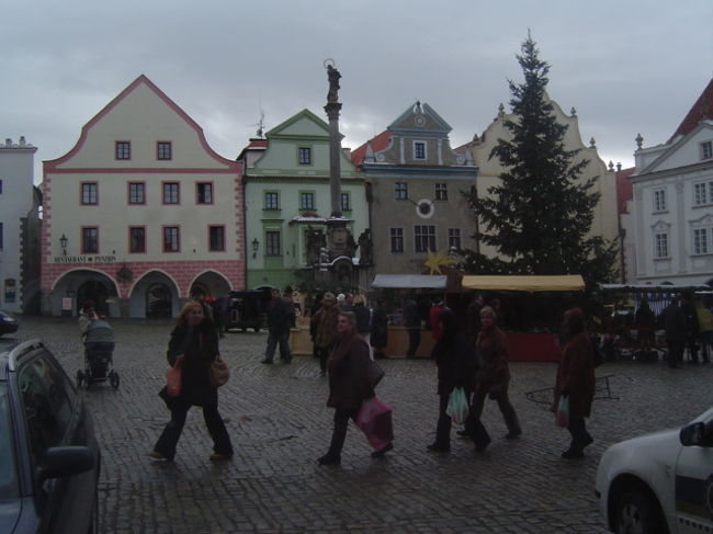 <br /><br /><br />町の中心地、スヴォルノスチ広場