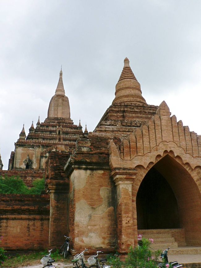 １２世紀に建造されたスラマニ寺院。