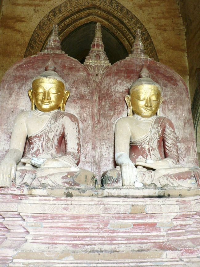 ダマヤンジー寺院の仏像。