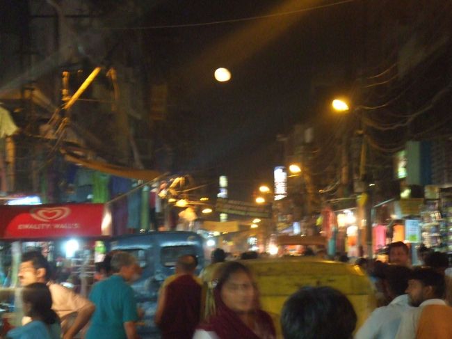 デリー到着。地球上で最も有名な安宿街メインバザール