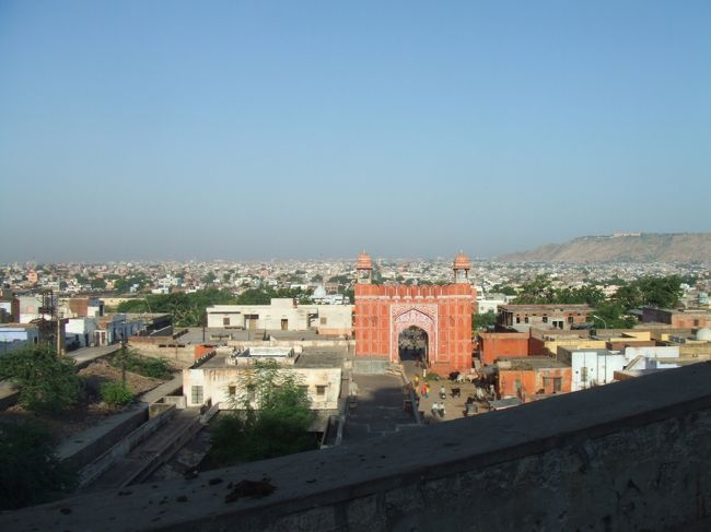見てのとおりのオアシス都市です。空青いなあ〜<br /><br />