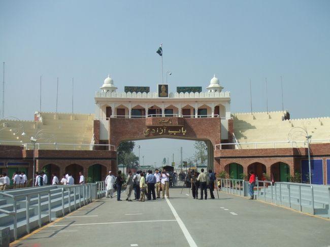 インド＝パキスタンのボーダー。目の前に広がるアラビア語の世界<br />