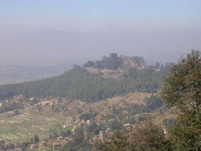 日中は歩いていると１２月でも暑い。やっぱり太陽が近いからかな？ようやく見えてきたチャングナラヤン。