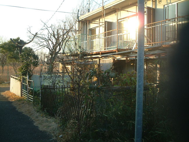 振り返るヒトはいない・・<br />皆新しい住いを求めている・・<br />ようだ?？