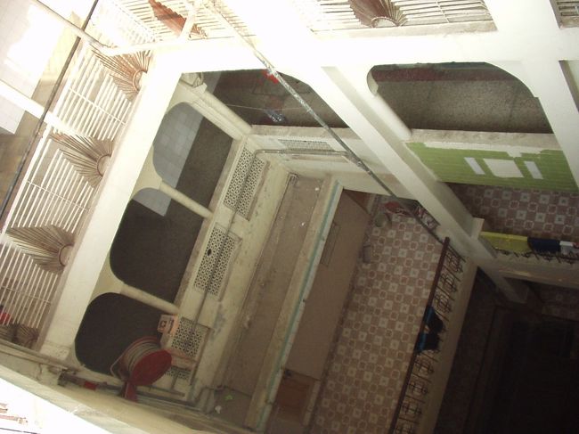 宿泊したホテルはこんなふうに吹き抜けがありました