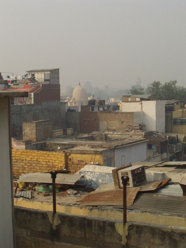 ホテルの屋上からパチリ。<br />どこをパチリと撮ってもゴチャゴチャしています