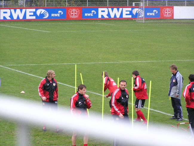 試合の翌日の練習。<br />前日スタメンで出ていた選手はデューン川沿いのランニング。