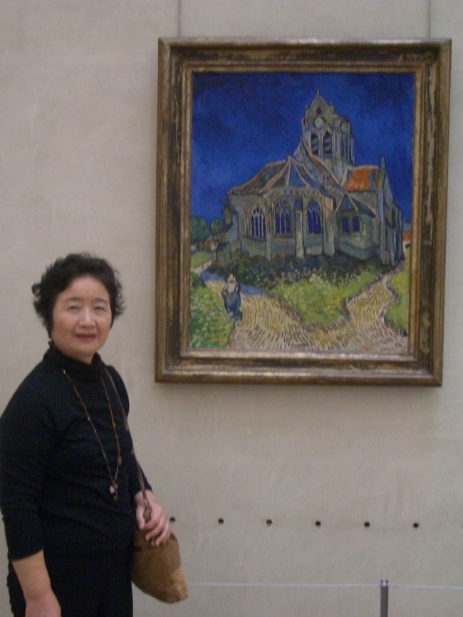 ＴＧＶで到着後、パリでの自由時間は約半日。<br />凱旋門よりエッフェル塔よりシャンゼリゼよりオルセーよ！<br /><br />パリの地下鉄メトロは初体験。それも乗換えをしないといけない。切符はどう買うの。乗り換えはどっち向きに乗ったらいい？出できた出口からオルセーはどこに？やっとやっとで自力でオルセー美術館へ。<br /><br />ルーブル美術館ほどではないけれど、オルセーも広い。５Ｆの印象派のコーナーに、的を絞って見ることにする。<br />そして、ゴッホの前にたどり着きました〜