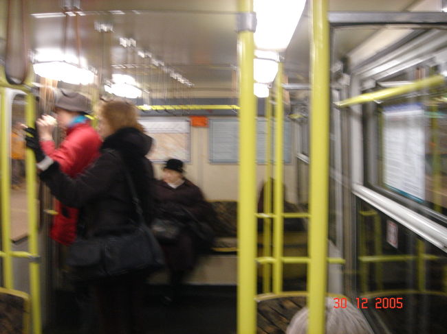 地下鉄　Ｍ２　車両内部（世界で２番目に古い地下鉄）