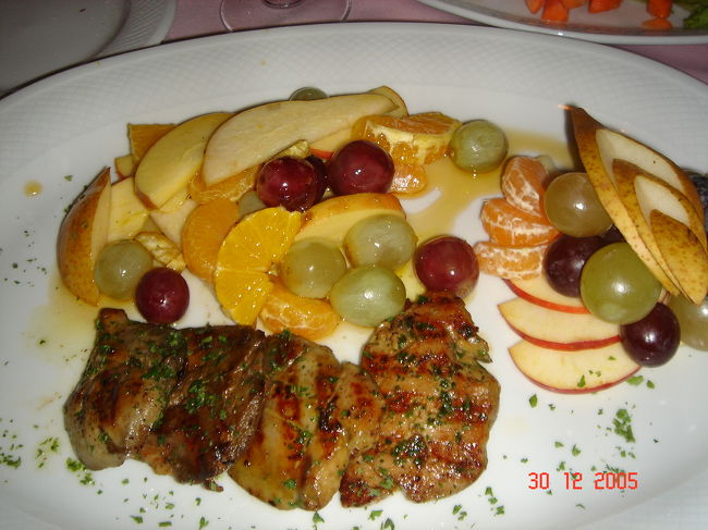 フォアグラソティとフルーツ