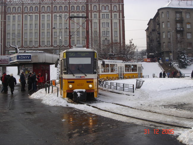 王宮前のトラム