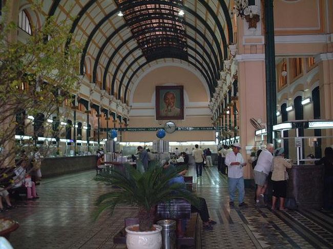 郵便局の建物内