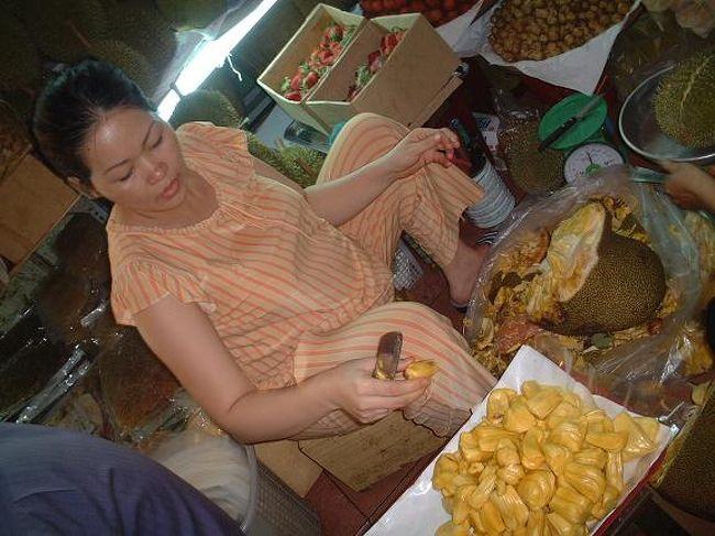 これが先ほどのジャックフルーツ。<br />私は初めて食べました。<br />ちょっとかわった食感でおもしろかった。おいしいです。<br />