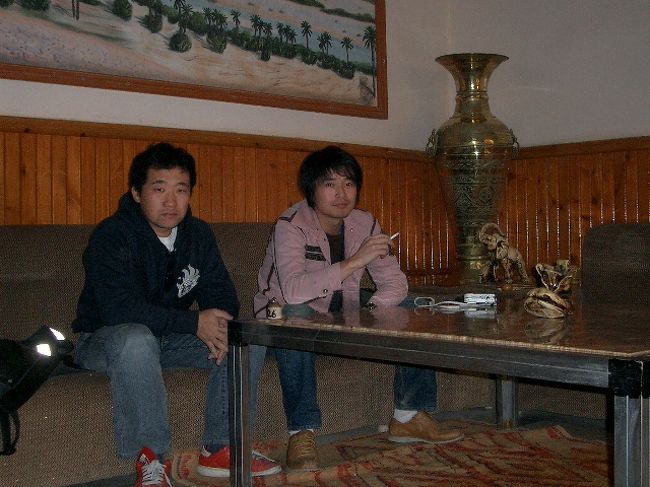 前日の晩、ここでムクタと最初の砂漠ツアーの打ち合わせをした。