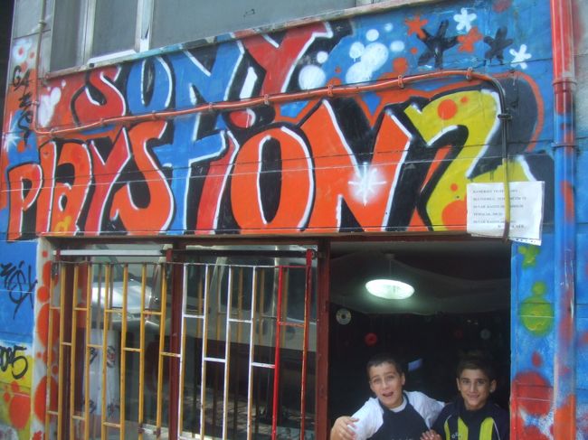 街のゲーセン<br />看板はご愛嬌？