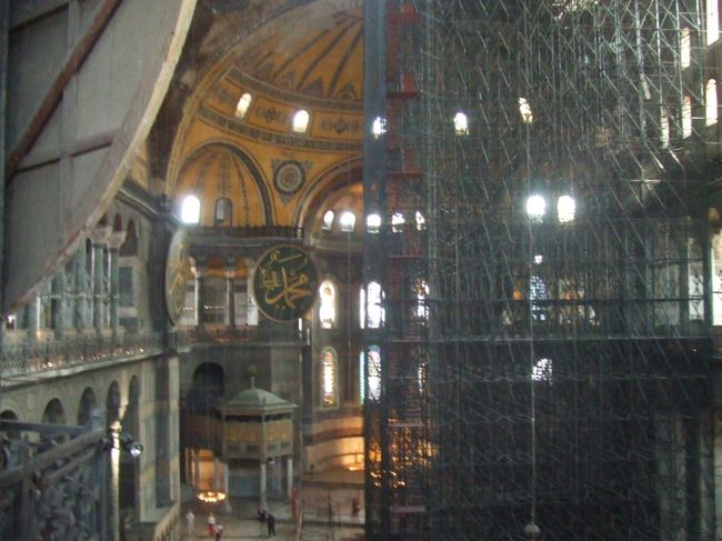 中はちょっと改装中？