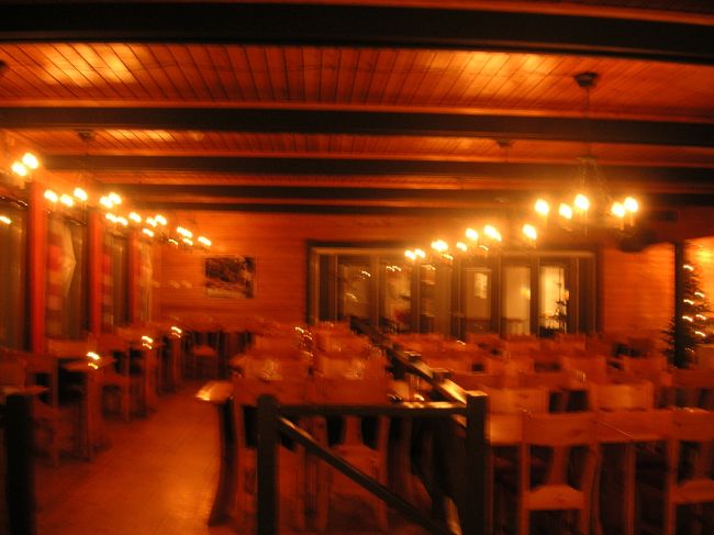 噂のRipan Hotelレストラン。<br />よもやここで３晩も続けて食事するとは・・・。