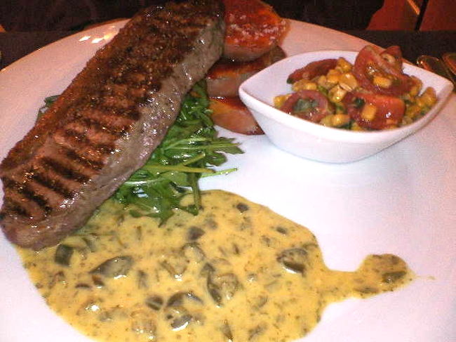 牛のステーキ。<br />かなり安心出来る味。<br />少し獣臭さを感じる。どこの部分でしょうか・・。<br /><br />280SEK（約5000円）