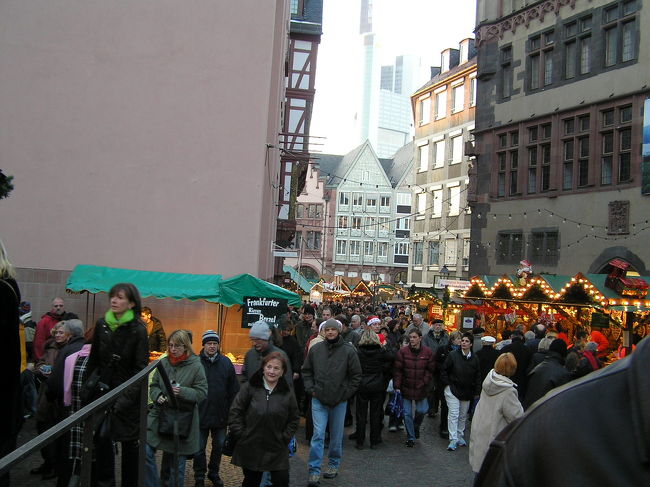 土曜日の夕方は人出も多いですね！