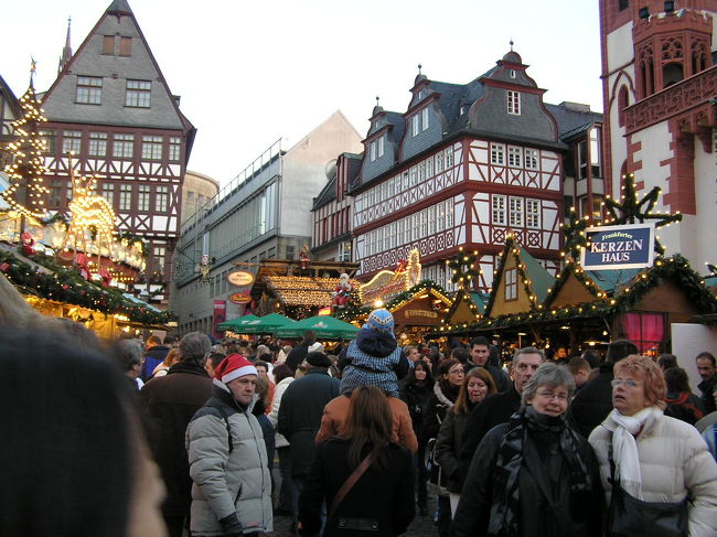 どこを見ても人･人･人！