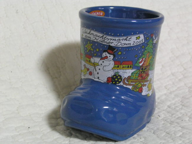 ケルンのドーム前のマーケットのカップ･１<br />ブーツ型のもの