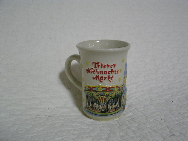 トリーアのカップ・１<br />実は立体的になっているんです！