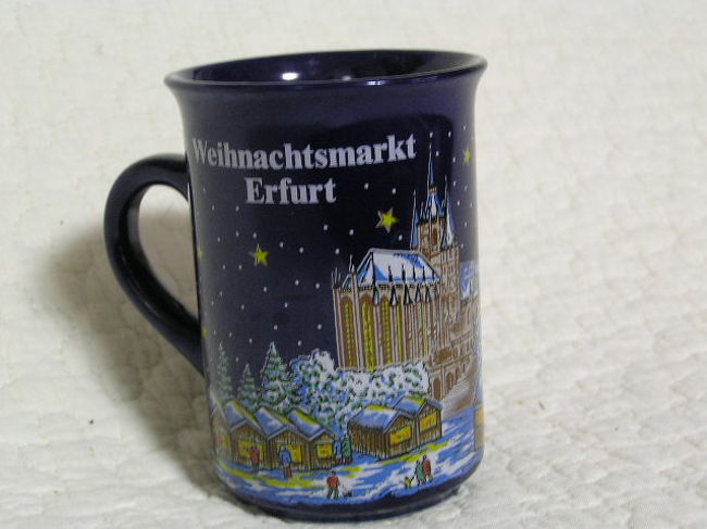 エアフルトのカップ・１<br />大聖堂とセヴェリ教会が描かれています