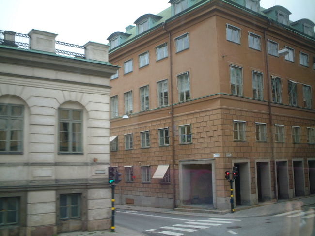 煉瓦などの建物を見て、地震がない国はいいなあとぼんやり思いました。<br />