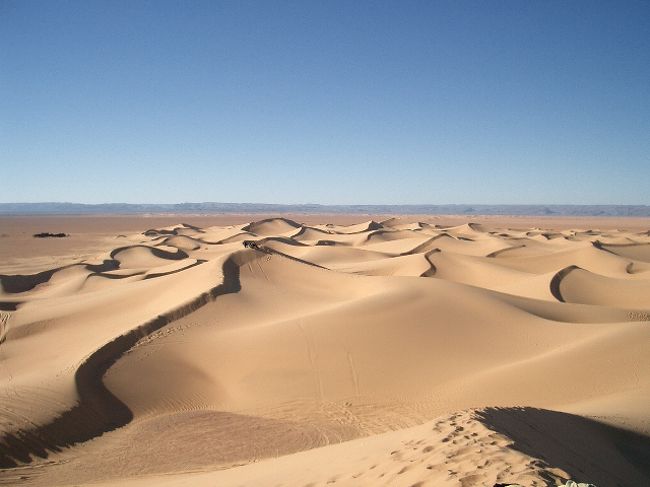 『砂漠にて2006年の初日の出を見るの巻?』その他の都市(モロッコ)の旅行記・ブログ by pixieさん【フォートラベル】