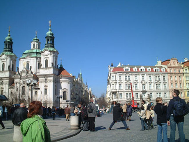 表紙の写真とこれは旧市庁舎広場。<br />本当に歴史のある面白い広場です