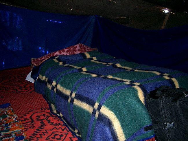 テントの中！