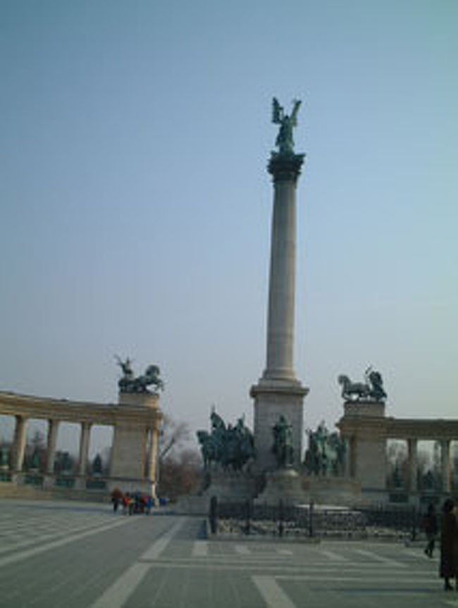 英雄広場です。