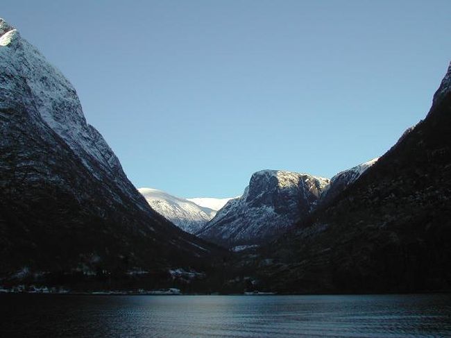 フェリーでは甲板に出てフィヨルドを見ていましたが、とにかく寒い。風があるので特に防寒対策には気を付けたほうが良いです。