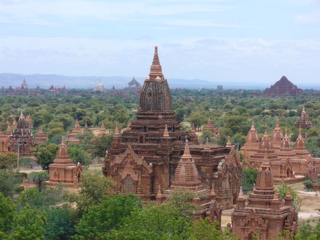 無数のパゴダが点在している。<br />ゆる〜い時間の流れる心地よい場所