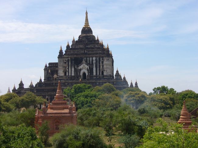 ダビュニュ寺院<br />バガンで一番高い建物