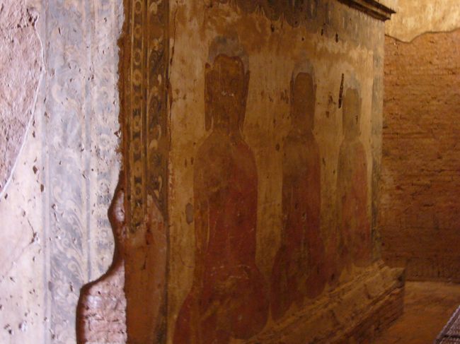 ダマヤンジー寺院内の壁画