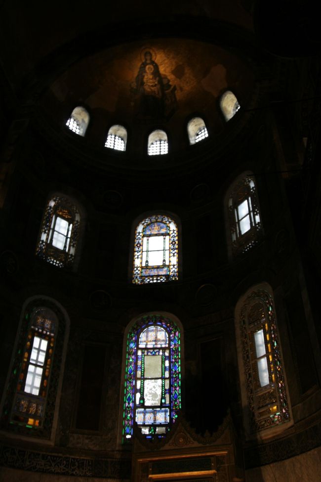 ８日目−イスタンブール−アヤソフィヤのステンドグラス