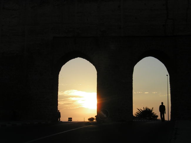 Safiの夕暮れ<br /><br />門の向こうは大西洋