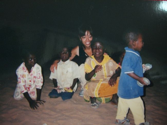 Children in the village<br /><br /><br />まとまりがないなあ...<br /><br />みんな好きなことを好きなようにやっている<br /><br />それでいいんです。<br /><br />ここは大自然、アフリカ。<br /><br />自然のまま、本能のまま、すくすく育てばいいんです。