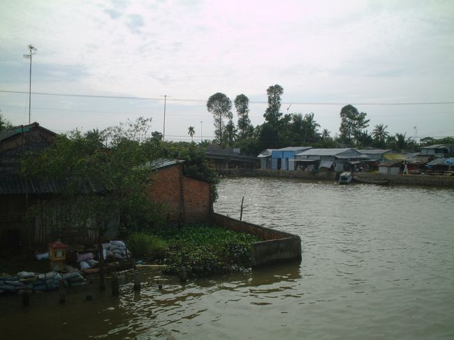 Dien「ミンちゃん、もうヴィンロンステイ先でスよ」<br /><br />とうとう、ステイ先についたようです。<br />（しかしDienは初対面からちゃんづけだったなｗ）<br /><br />ここは、ヴィンロン省のファンイー村！