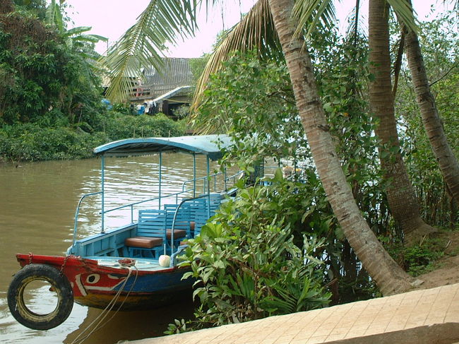 おばちゃんのぽんぽん船から降りて、ステイ先に入りました。<br />おばちゃん、長い道のりありがとう・・・