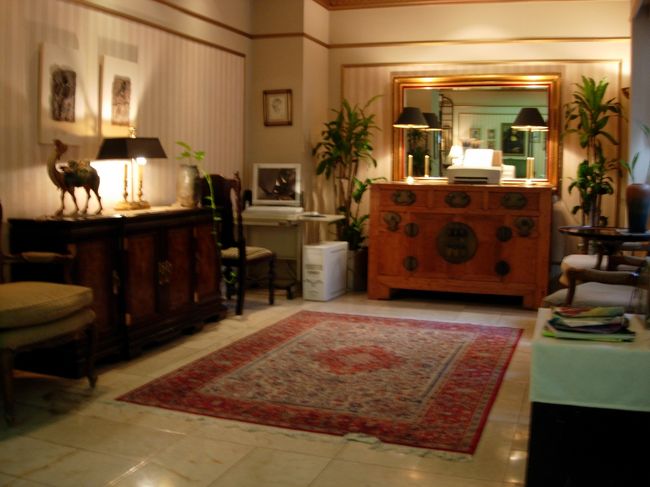 ホテルのフロントの奥にあるプチリラックススペース