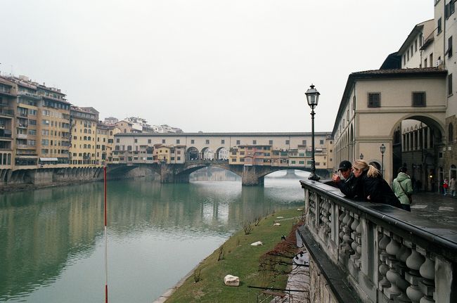 ヴェッキオ橋から ヴェッキオ橋 Ponte Vecchio（イタリア・フィレンツェ