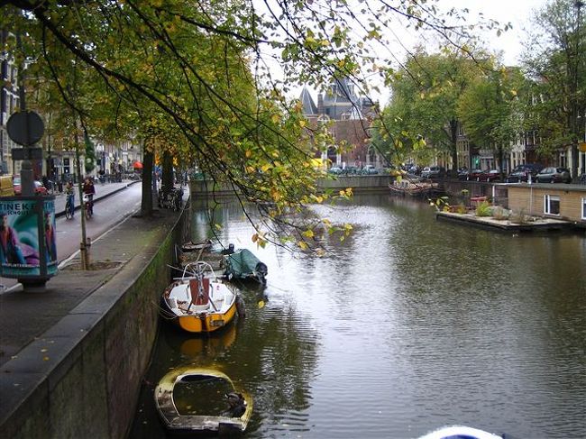 運河。風情ありますネ！